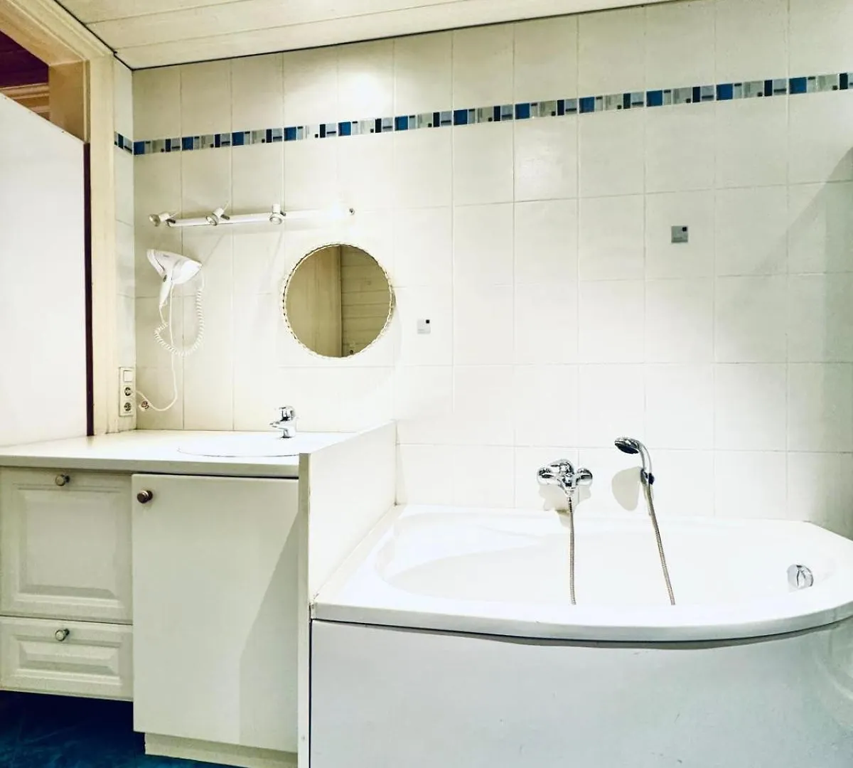 Amazing 4Br Shared Apartment 10 Minute Walk To Fac Platz Vienne