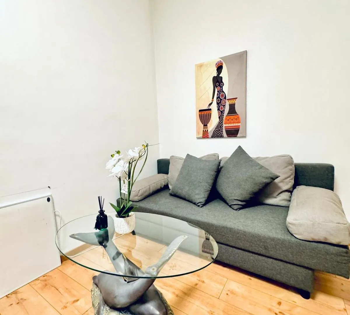 Amazing 4Br Shared Apartment 10 Minute Walk To Fac Platz Viena