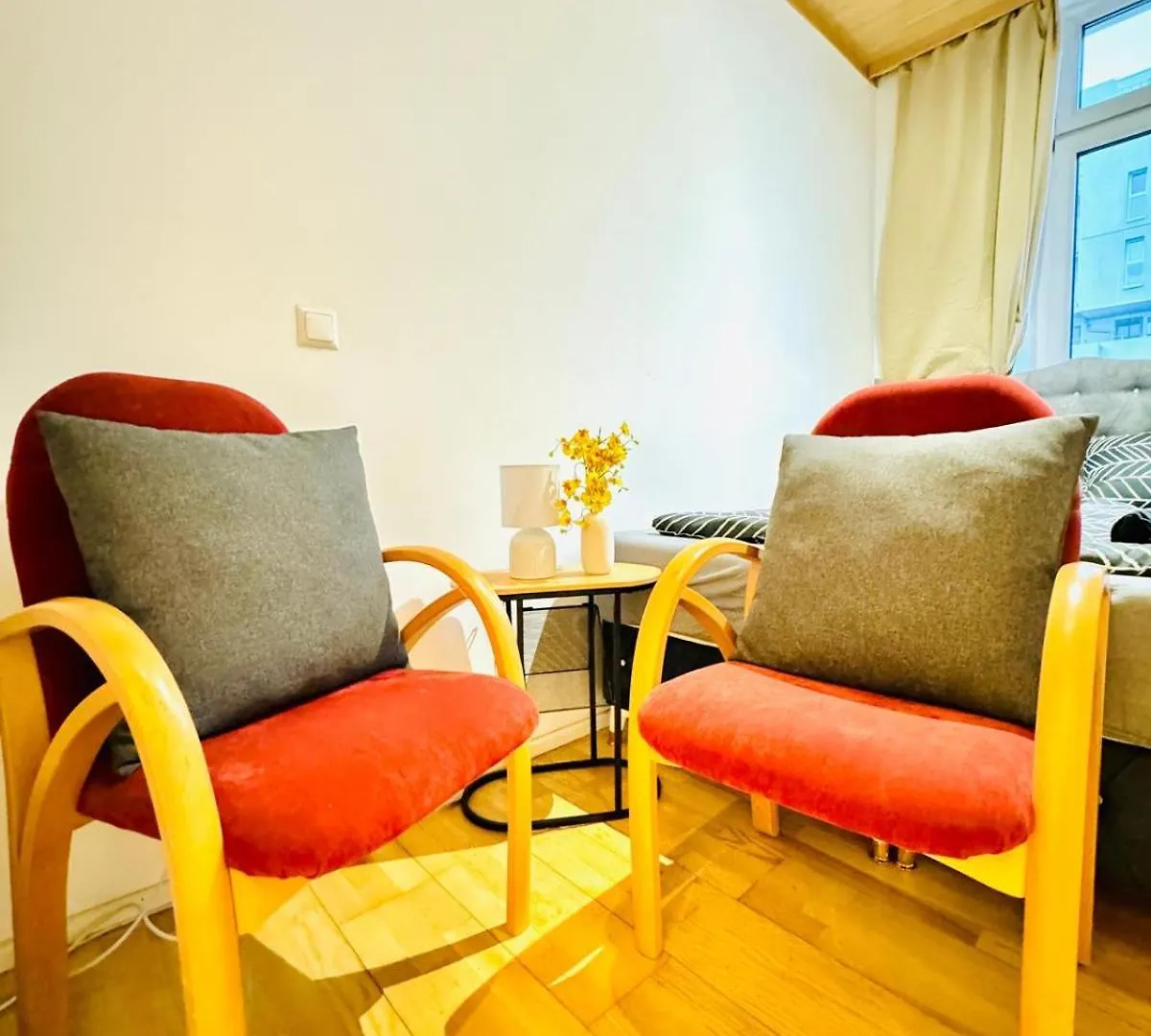Amazing 4Br Shared Apartment 10 Minute Walk To Fac Platz Vienne