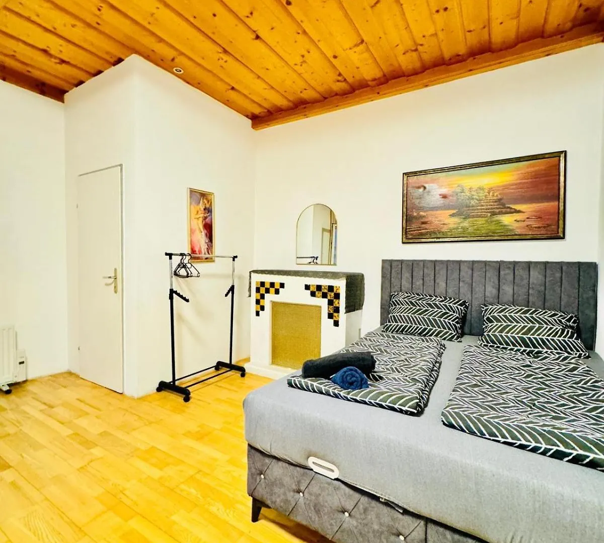 Amazing 4Br Shared Apartment 10 Minute Walk To Fac Platz Viena