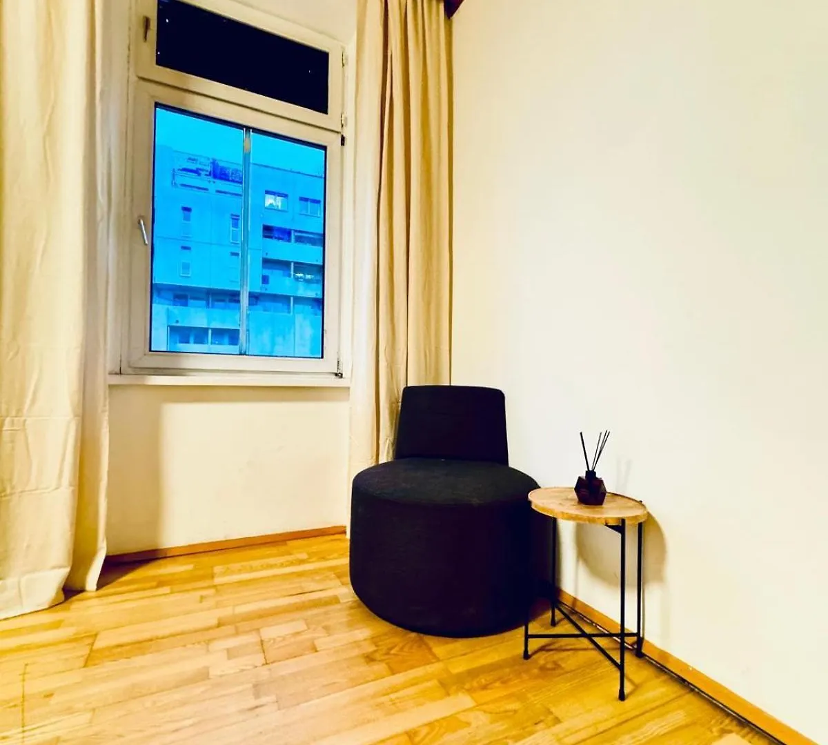 Amazing 4Br Shared Apartment 10 Minute Walk To Fac Platz Vienne